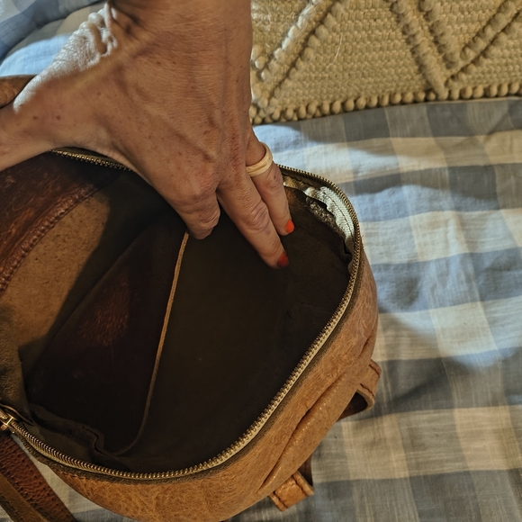 🟠 Sedona OG Essential Backpack - Portland Leather Goods - Picture 9 of 11